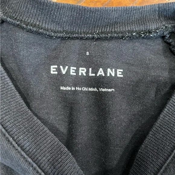 Everlane Cotton Classic Washed Black Top - Picture 2 of 3